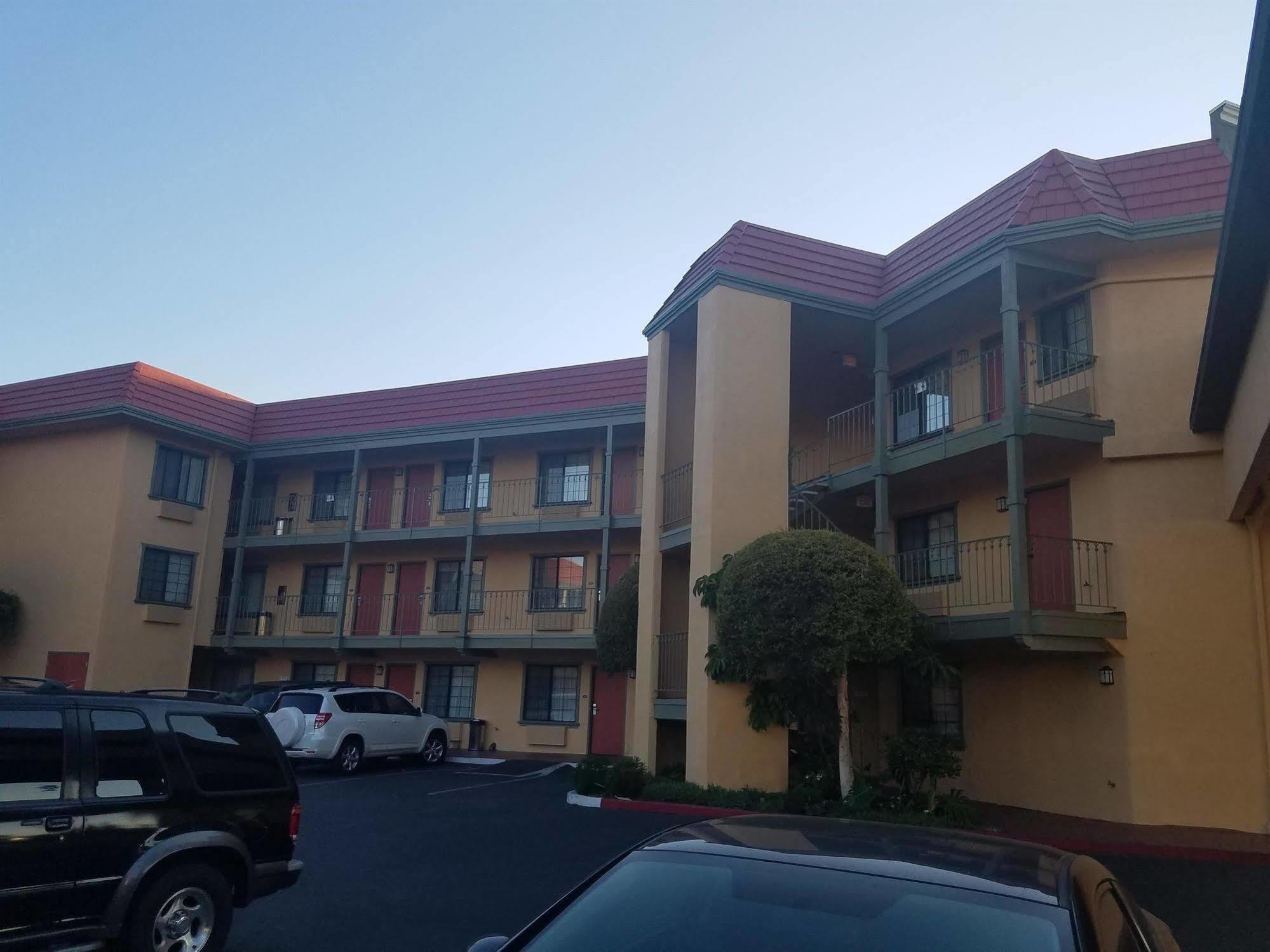 Rancho San Diego Inn & Suites El Cajon Exterior photo